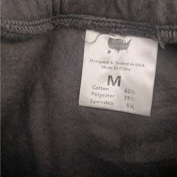 Shorts Women's Size Medium New with Pockets Drawstring Waist Athleisure Workout - Picture 3 of 8